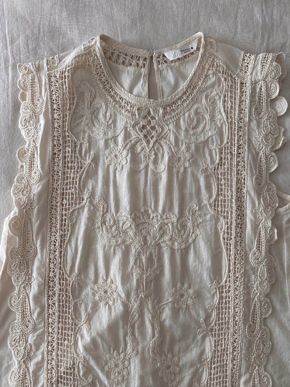 Zara Embroidered Top size XS